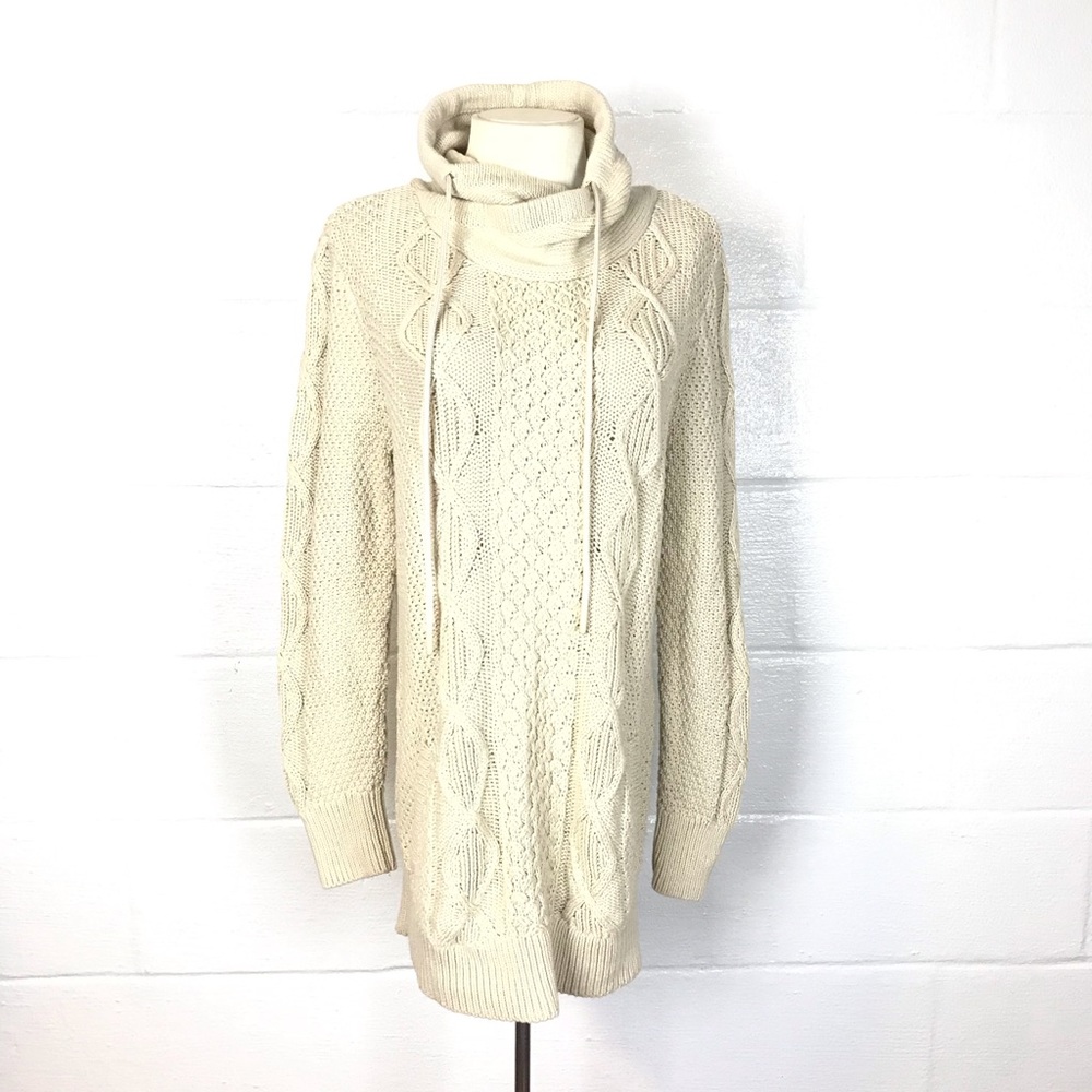 LL Bean signature Sweater size L funnel neck Cream